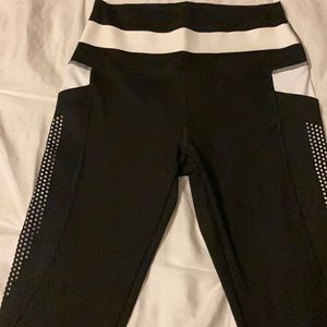 Black and Whote Pink Ultimate leggings
